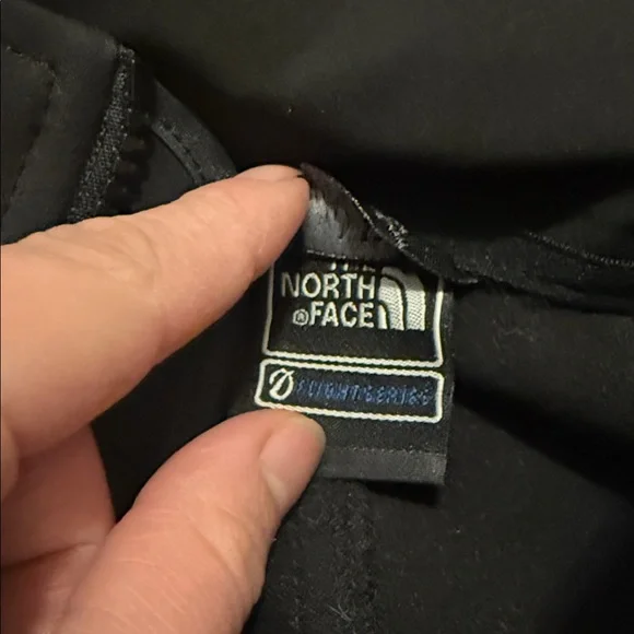 The North Face Flight Series Gore-Tex Black Jacket - Picture 3 of 7